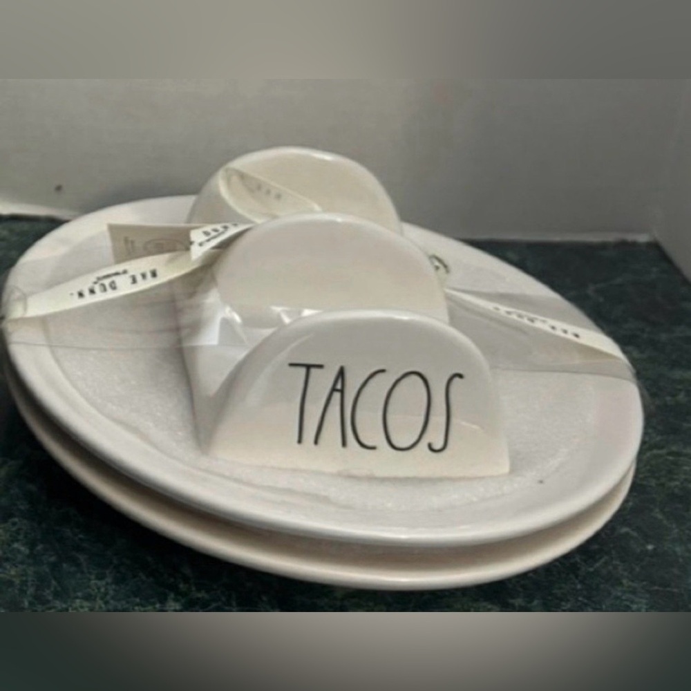 NWT Rae Dunn Taco Holder and Plate Set
